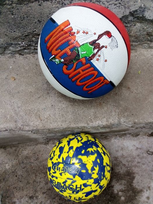 Фитнес уред, 2 нови топки,