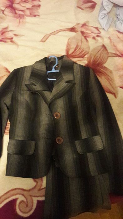 Продам брючной костюм