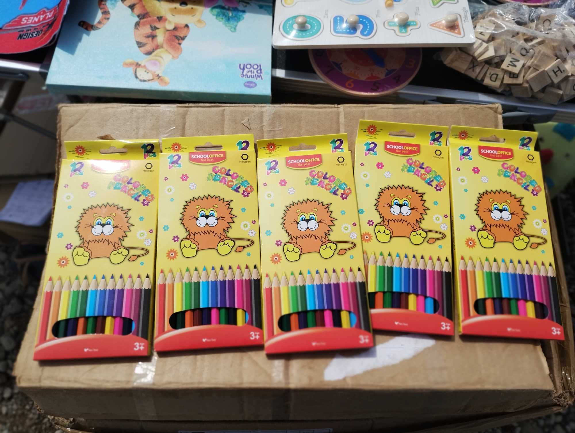 carti pentru copii, carte de colorat, creioane colorate
