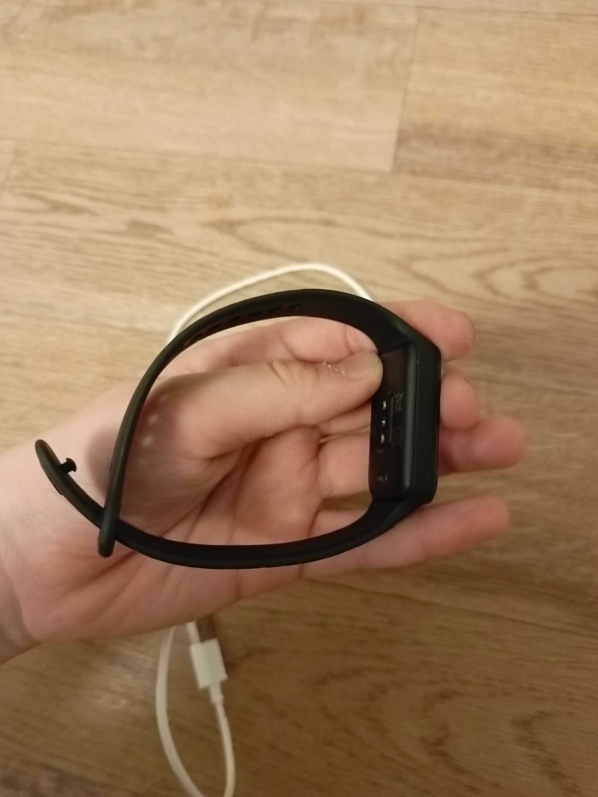 Электронные часы от Xiaomi