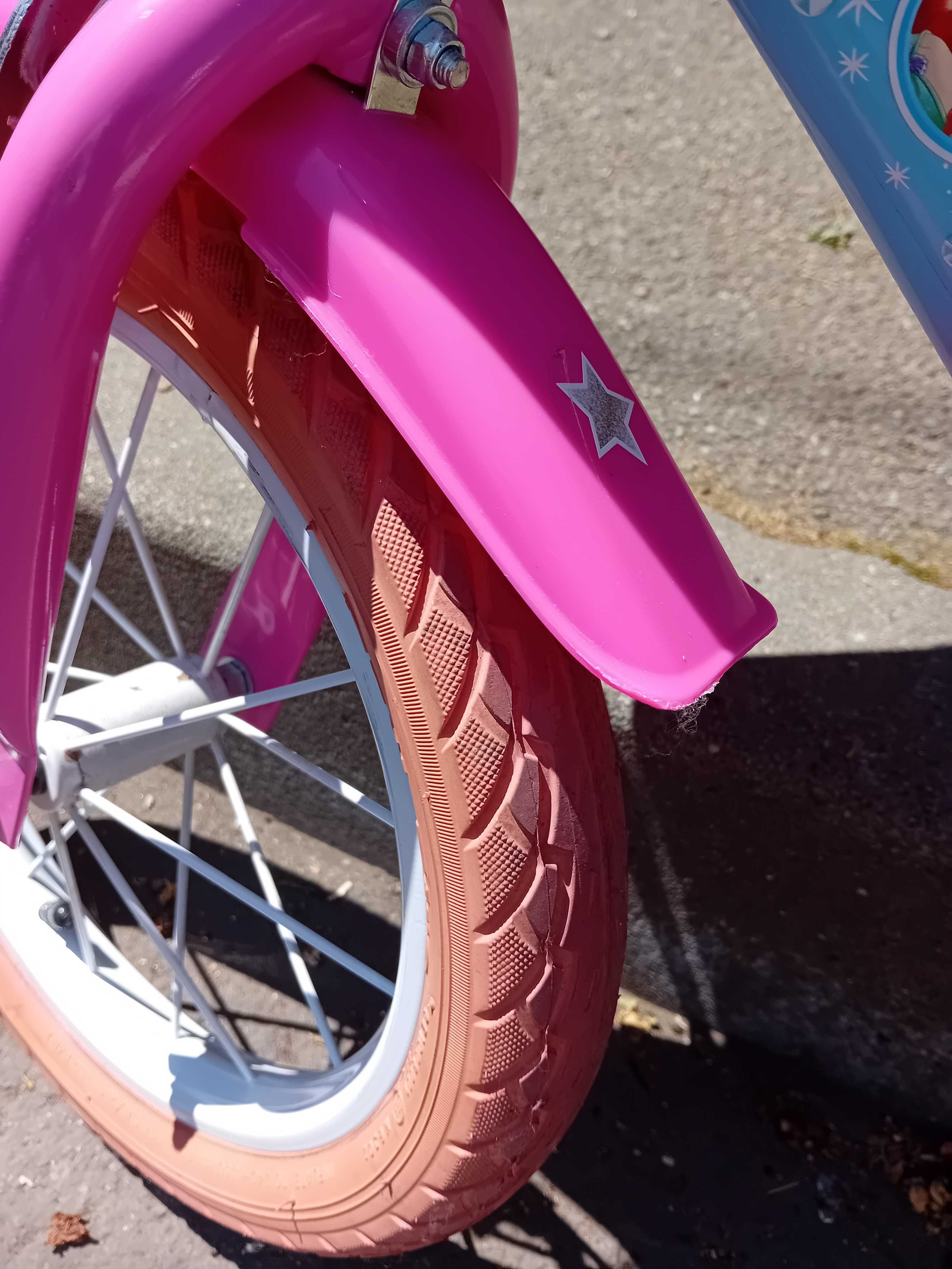Vand bicicleta pentru fete
