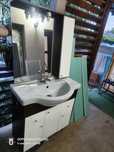 Mobilier baie cu chiuvetă și oglindă