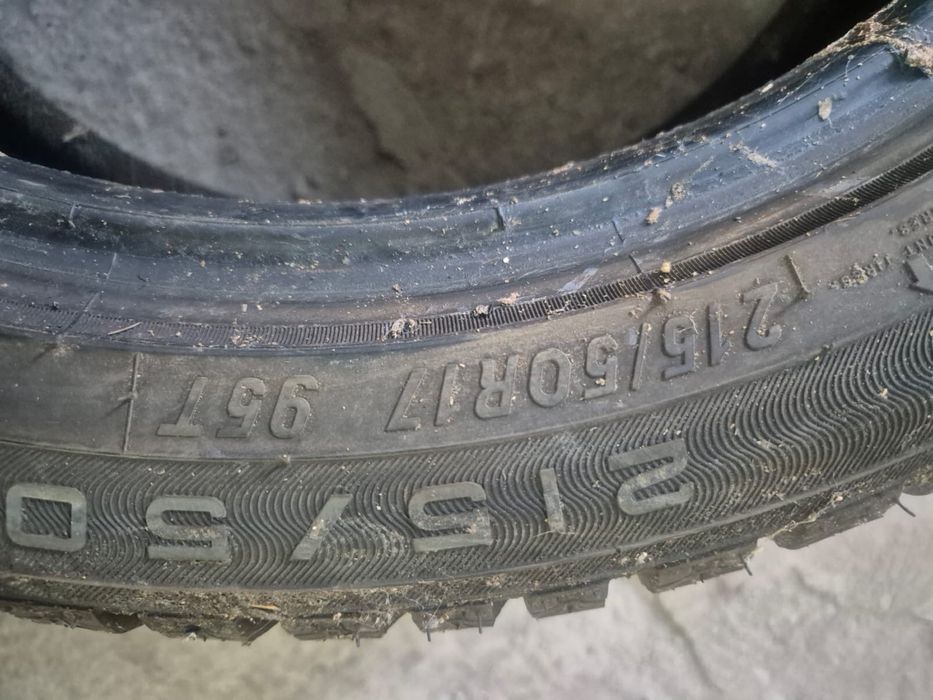 Продам зимнюю резину maxxis