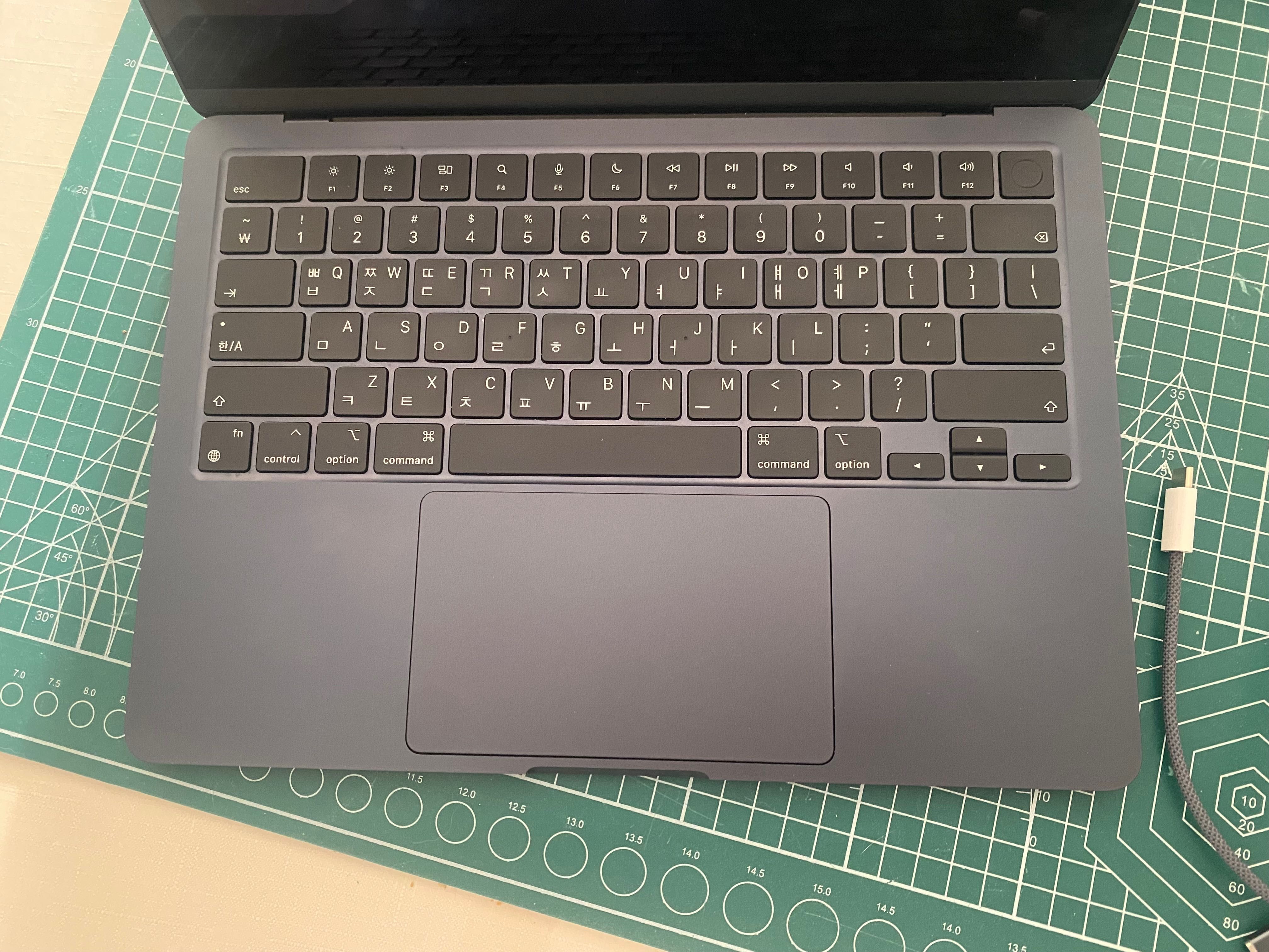 Macbook Air M2 8gb На запчаст