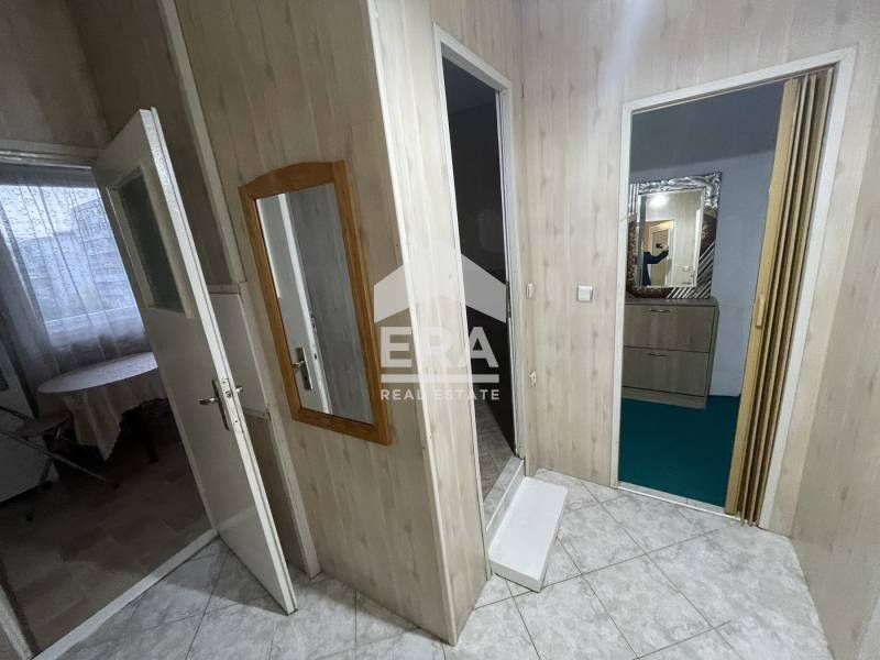 Южна обзаведена гарсониера за продажба, в горната част на кв. Възражда