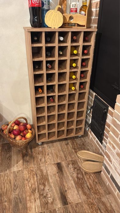 Raft compartimentat mobil 50 de spații de depozitare vin