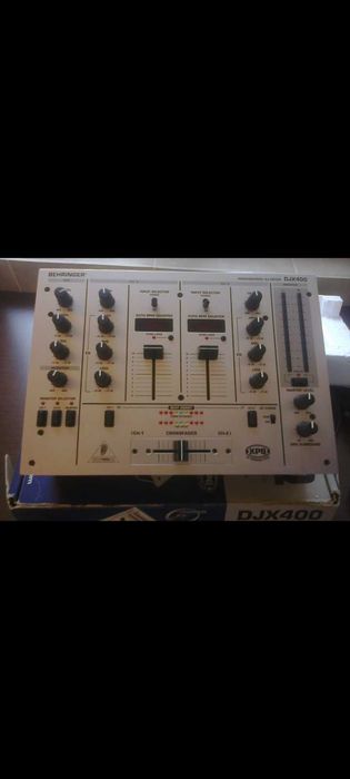 mixer si putere behringer