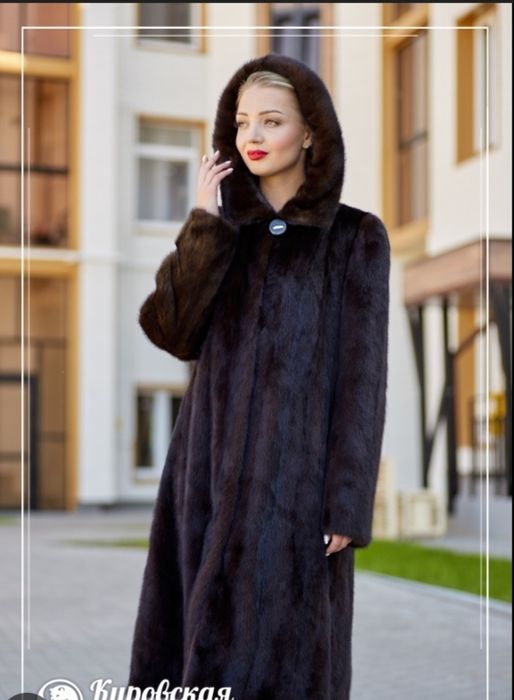 Продам женскую норковую шубу