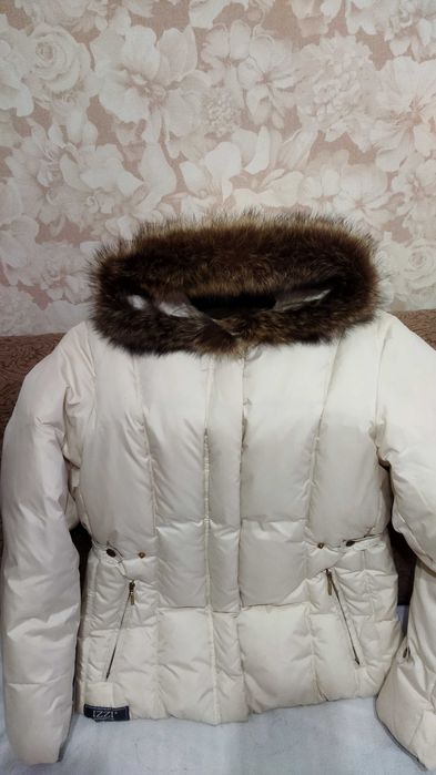 Зимний женский пуховик