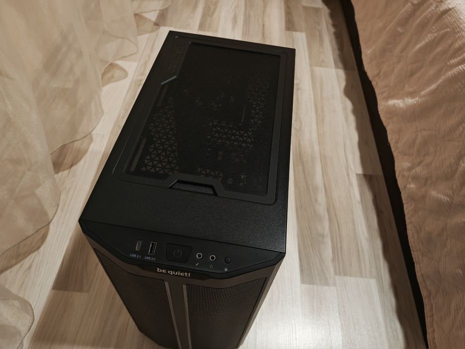 Продавам компютърна кутия Be Quite Pure Base 500 FX в гаранция