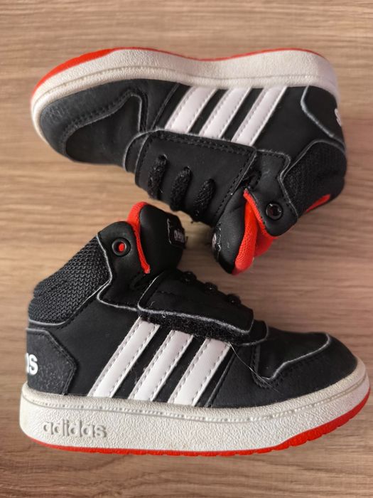 adidas Маратонки HOOPS MID 2.0