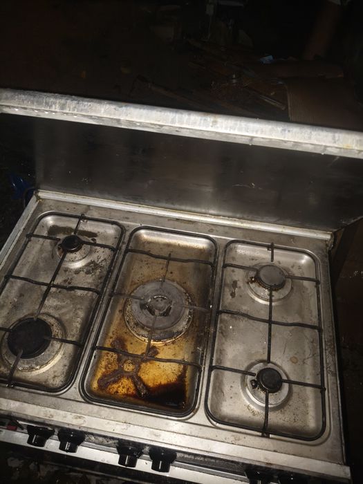 Aragaz inox cu 5 ochiuri si duze de gaz metan