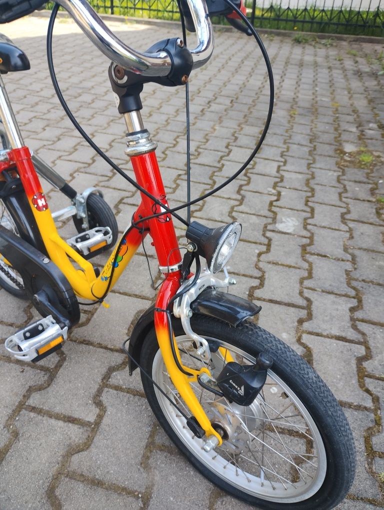 Bicicletă copii cu roti ajutătoare