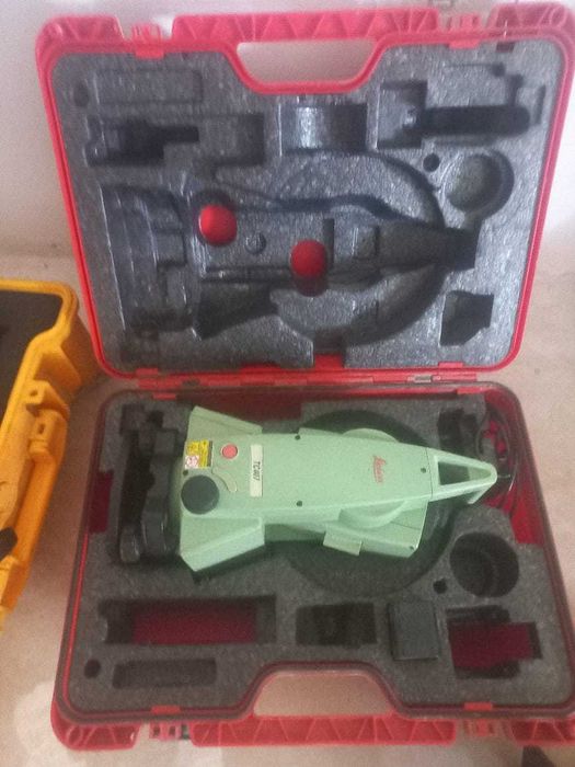 Продам тахеометр Leica