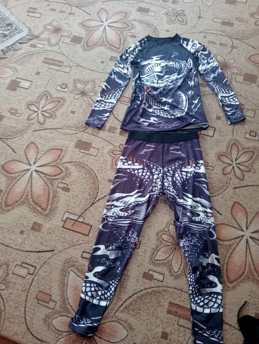 Продаю срочно рашгард