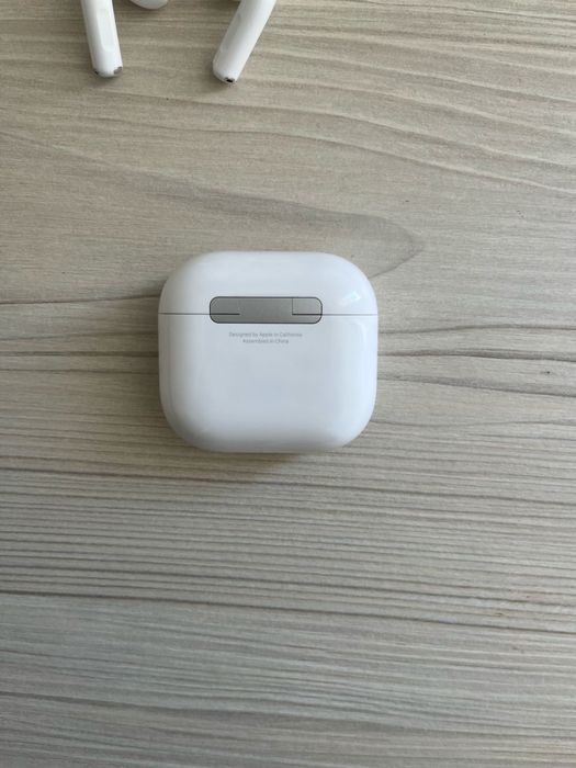 Casti apple airpods 4 noise cancelation