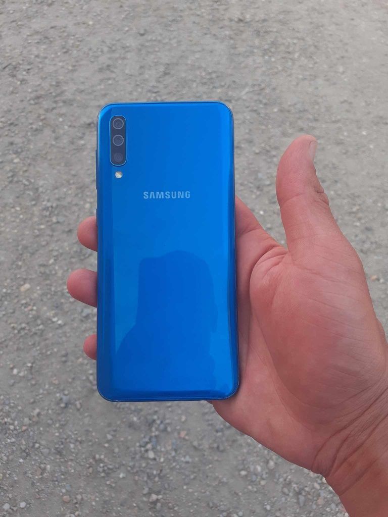 Vând telefon samsung a50 128 impecabil