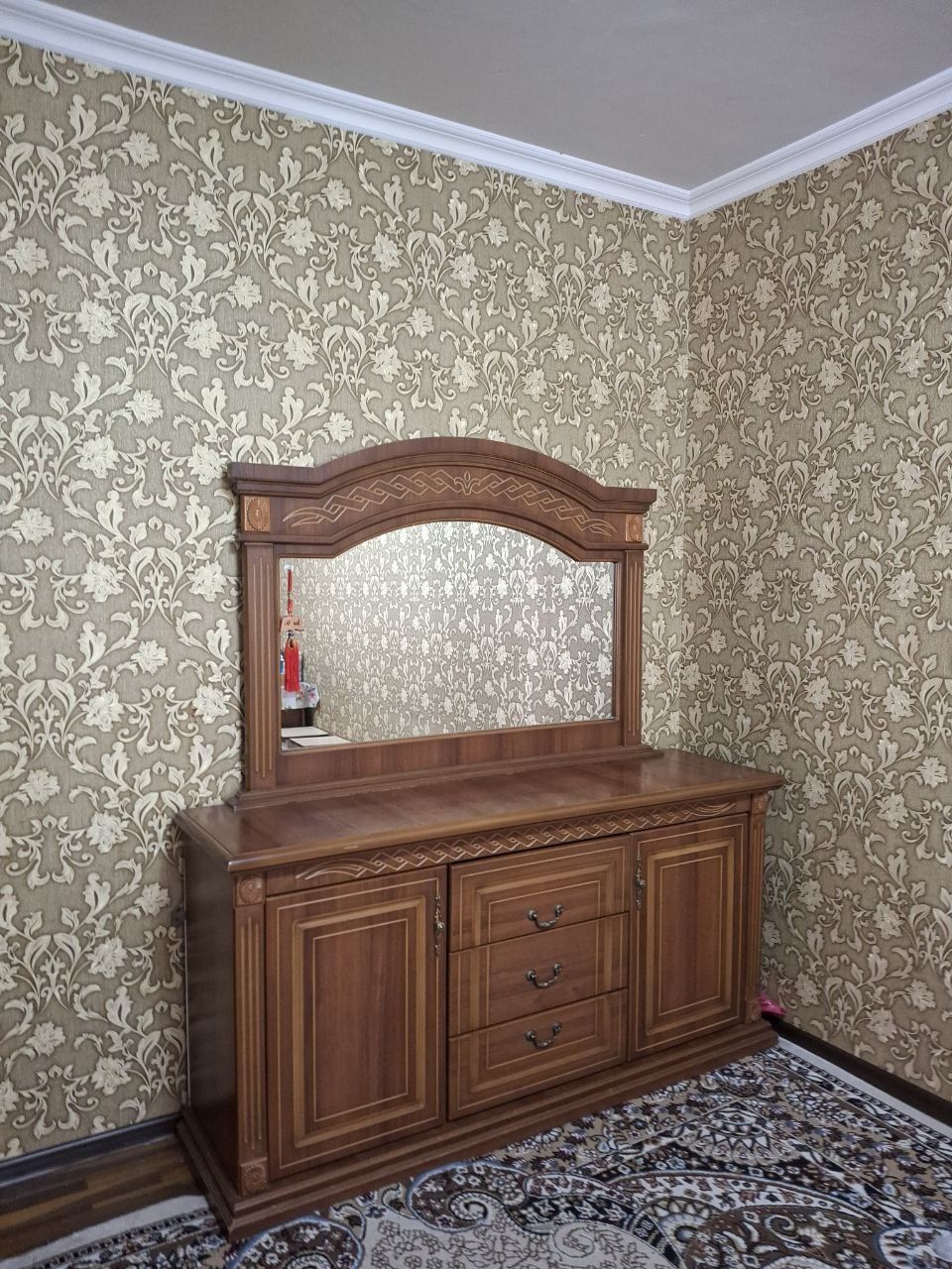 Продаю срочно мебель