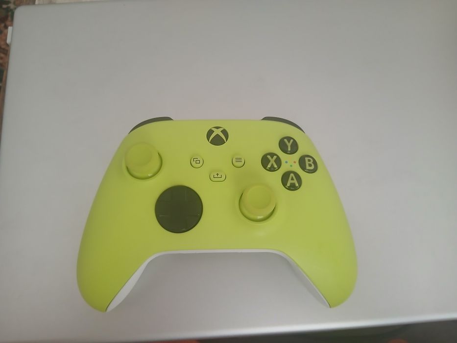 Геймпад Microsoft Xbox Electric volt Sotiladi!!!