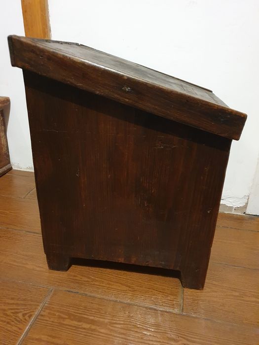 Dulap lemn curățat încălțăminte și lădițe cizmar