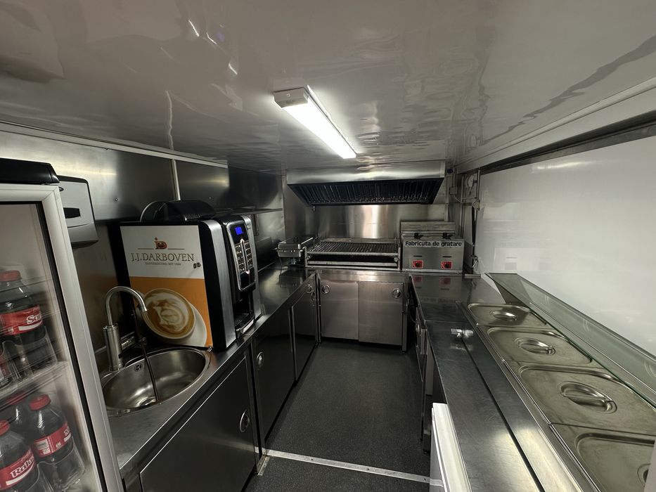 Food truck, interior full inox