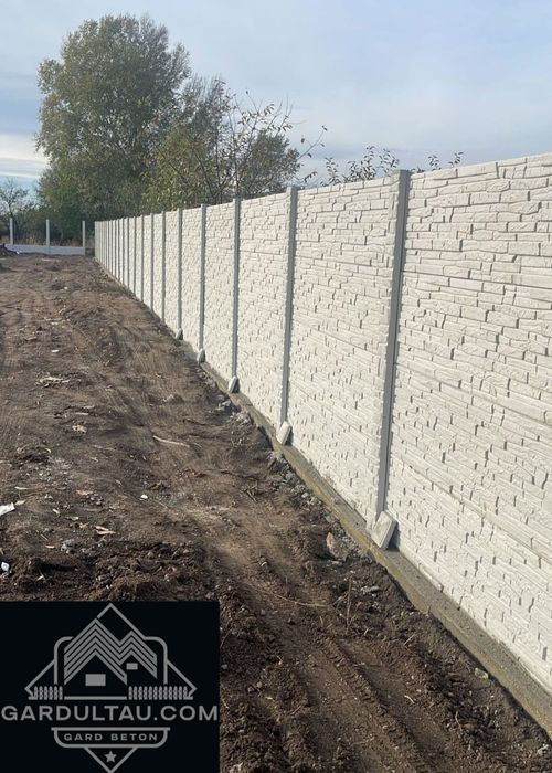 Fabricam garduri din beton cu montaj și transport placi de gard