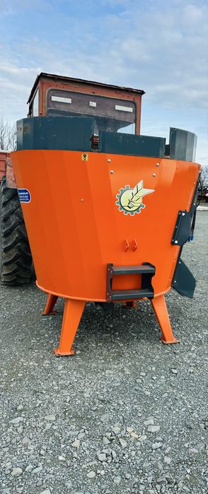 Remorca furajera 2.5mc