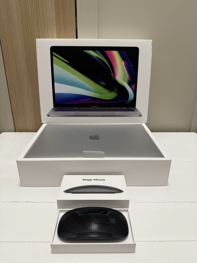 MacBook Pro 13 Space Gray – M1 - Stare impecabilă