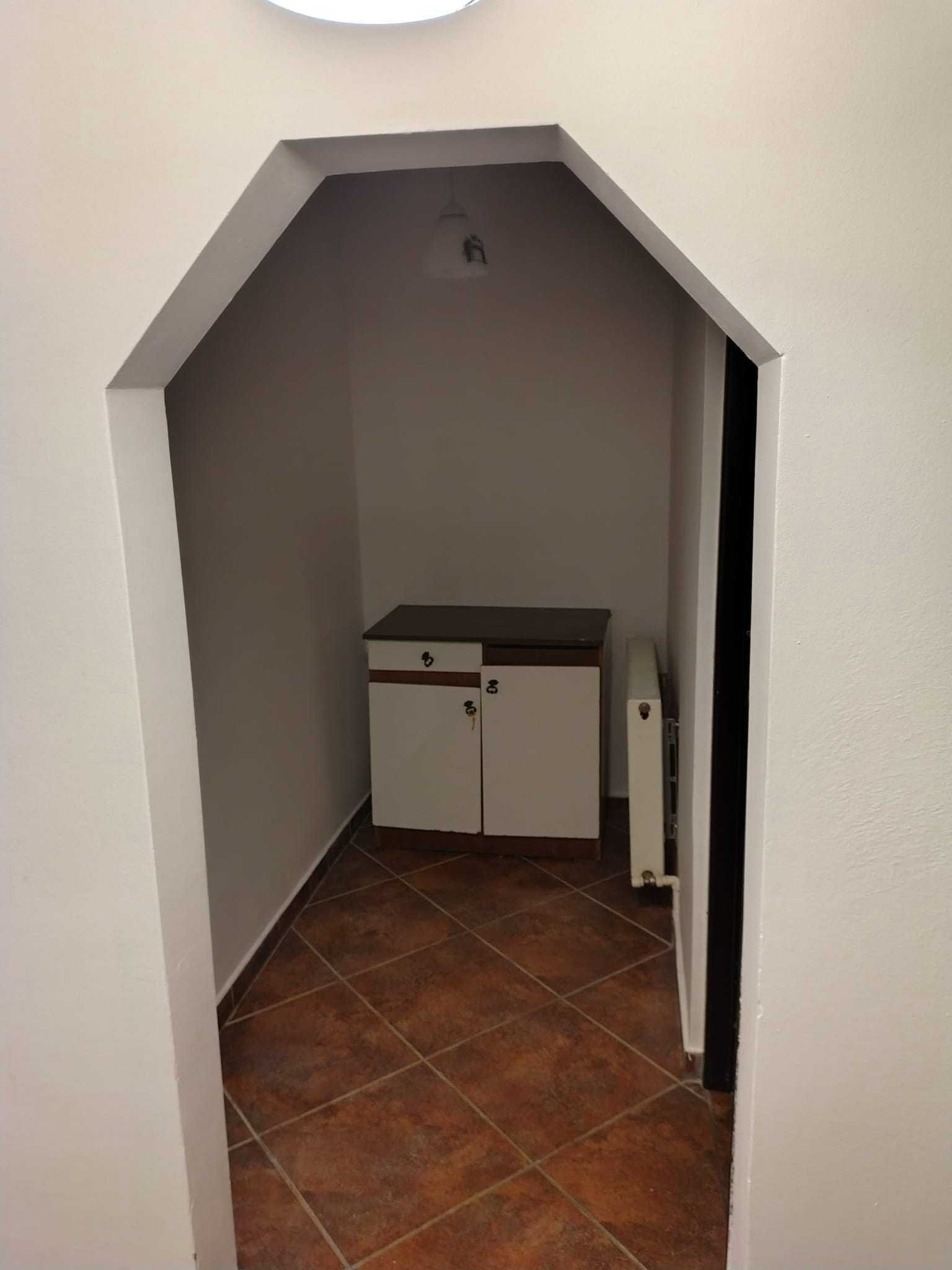 Vând apartament 3 camere+mansardă