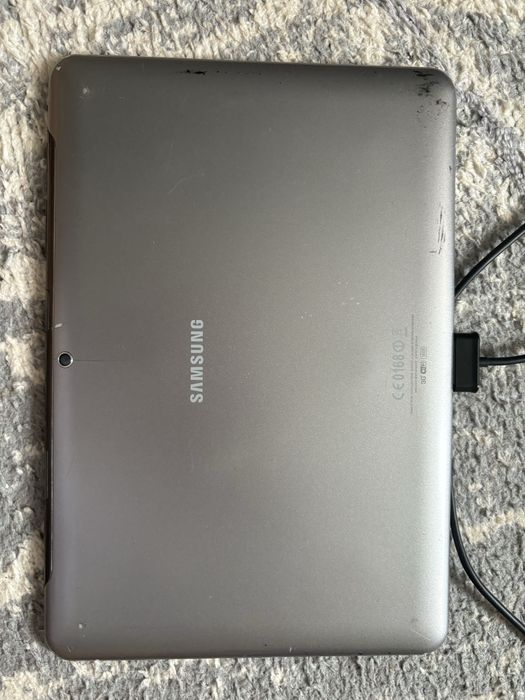 Планшет      самсунг