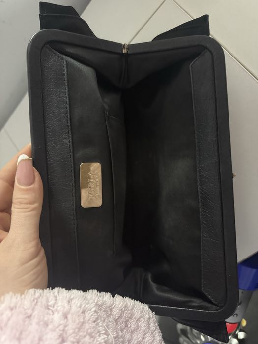 Сатенен клъч Фурла