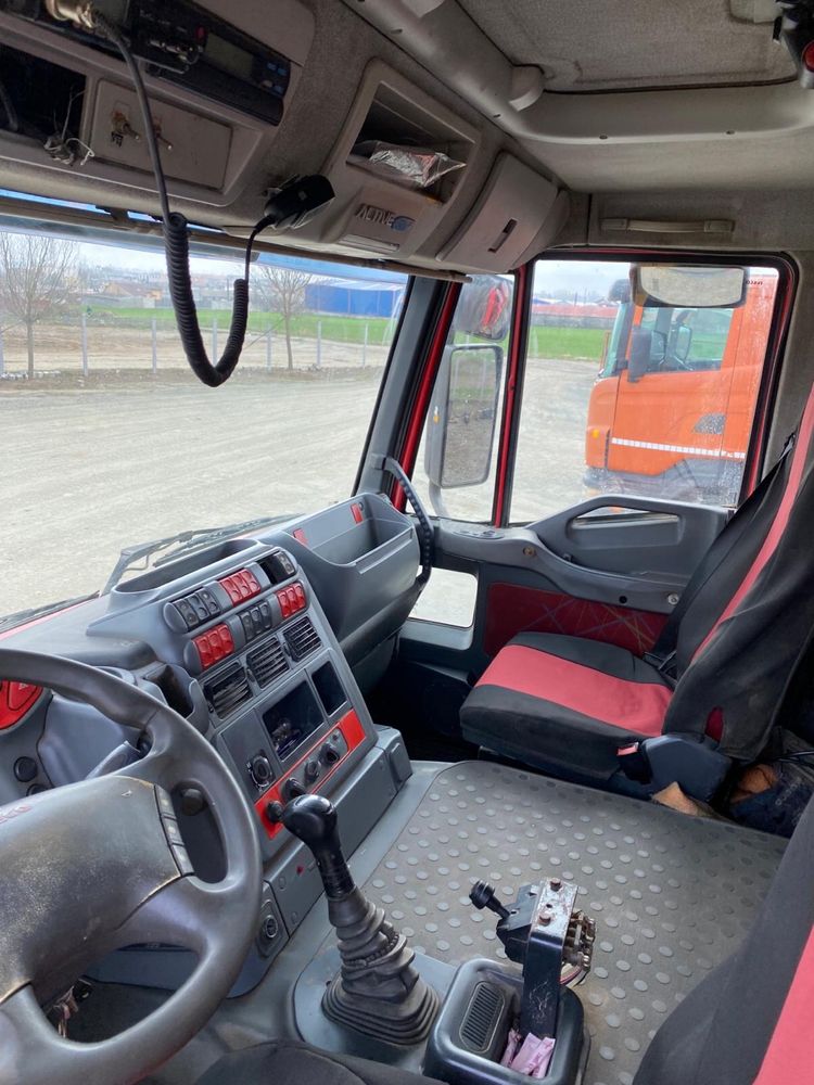 Vand autobasculanta iveco trakker 8x4