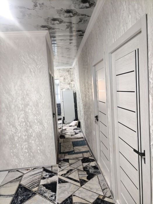 Чирчик 10 м/р Карвон 3х 78кв/м 54.000$ Бош толов ва Паспорт бн Ипотека