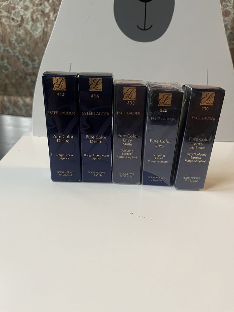 Ruj marca Estee Lauder