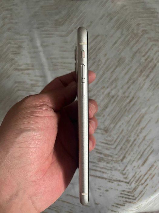 Продам айфон 11 в отличном состоянии