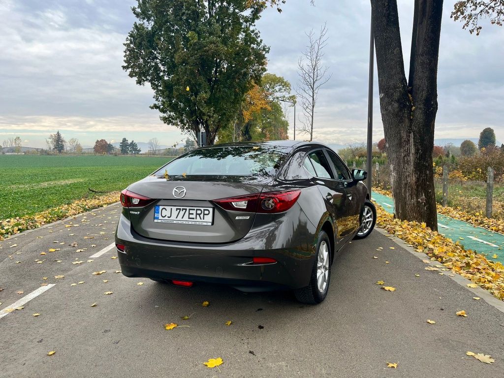 Vand Mazda 3 automat