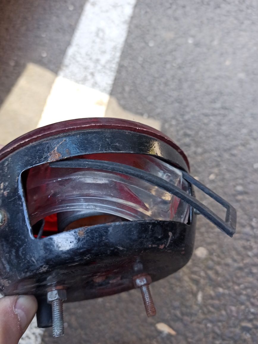 Lampa spate auto și tractor