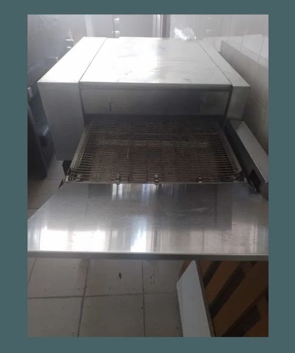 Vând utilaj covrigi/pizza