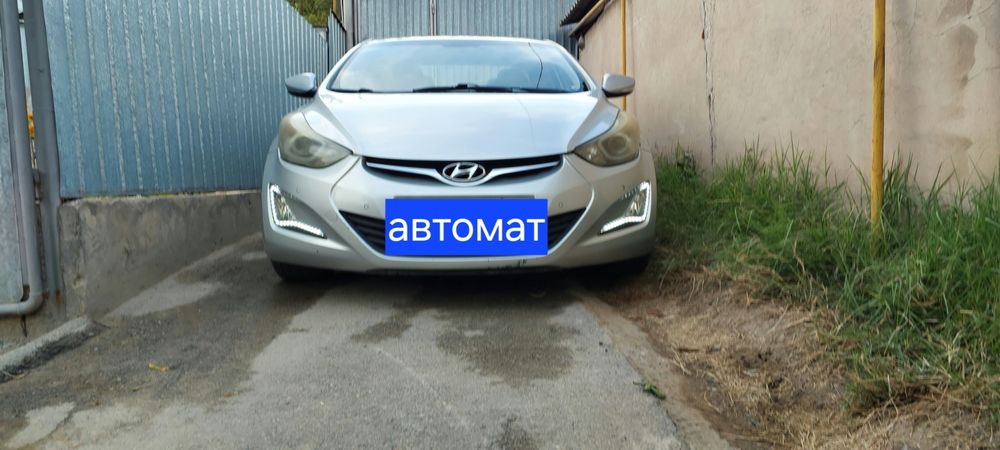 Хюндай Елантра 2015  обьём 1,8  кожа