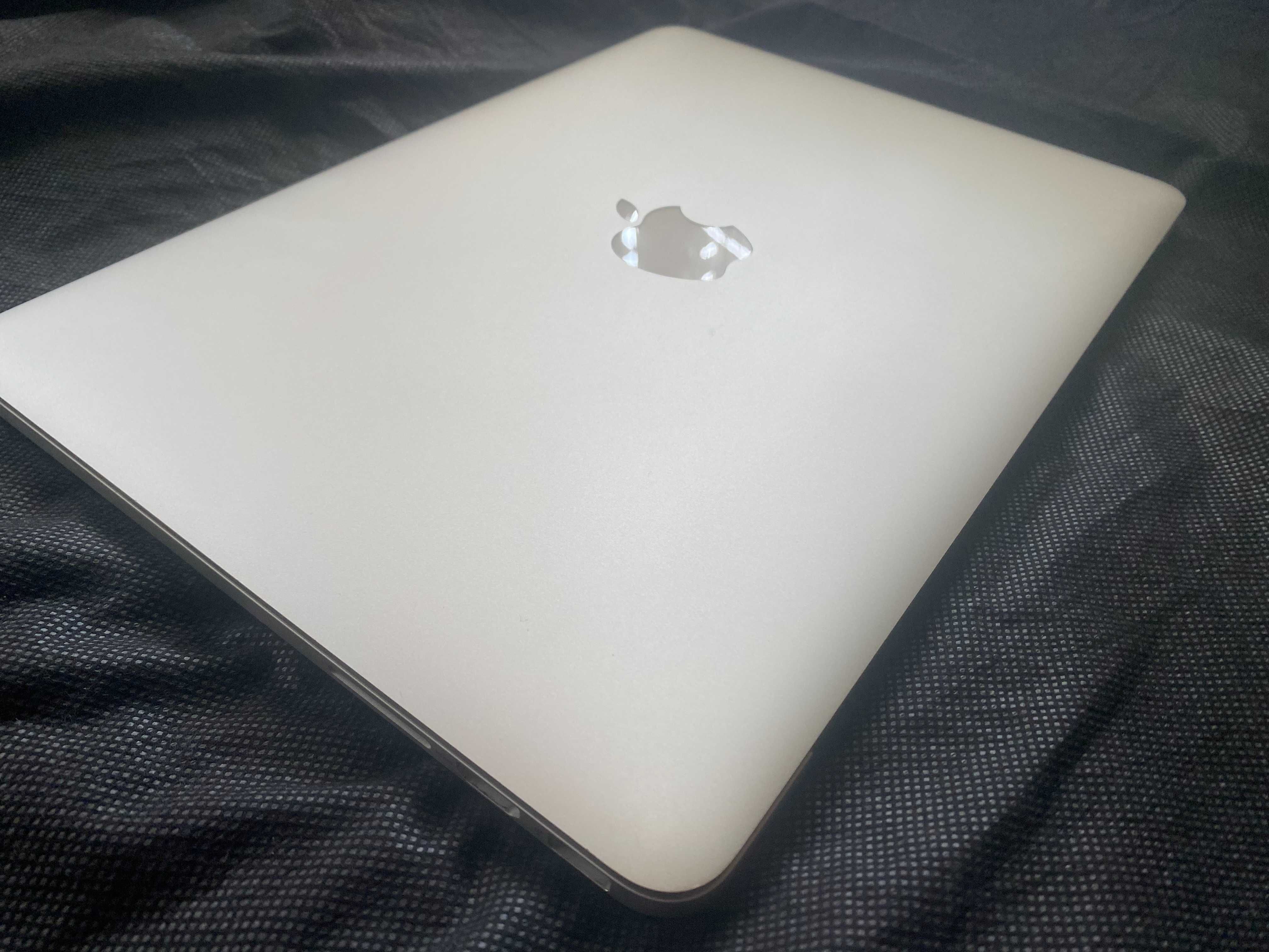 13" CTO MacBook Pro A 1502 (Mid-2015 )-i7/16GB RAM/256GB SSD