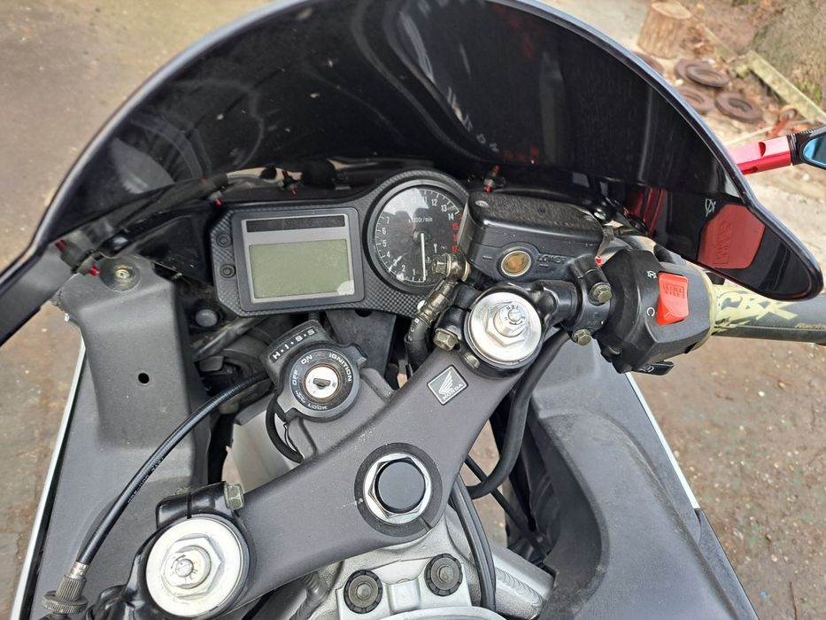 Piese și accesorii honda cbr f4i