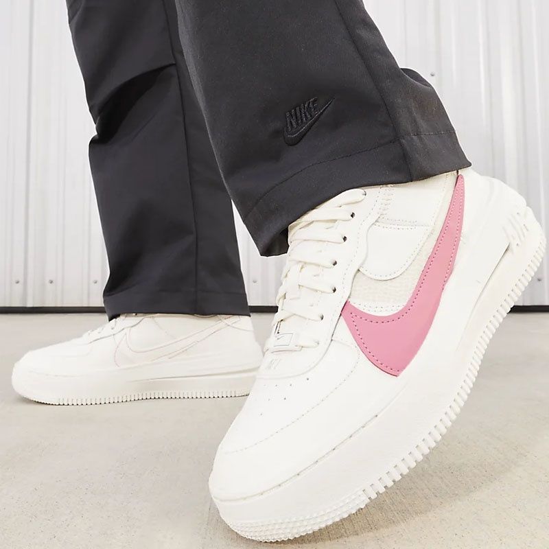 Nike Air Force 1 PLT.AF.ORM номер 37.5 код 12A