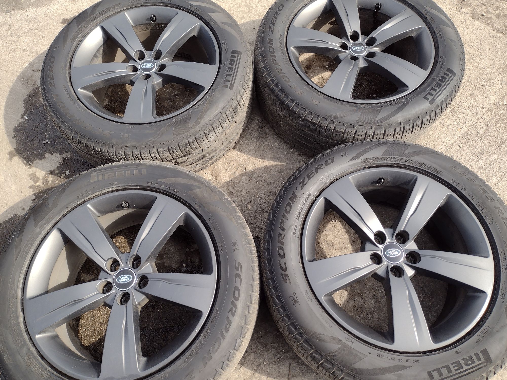 Перфектни 19-5х108 ЕТ45 8.5j Range Rover Velar