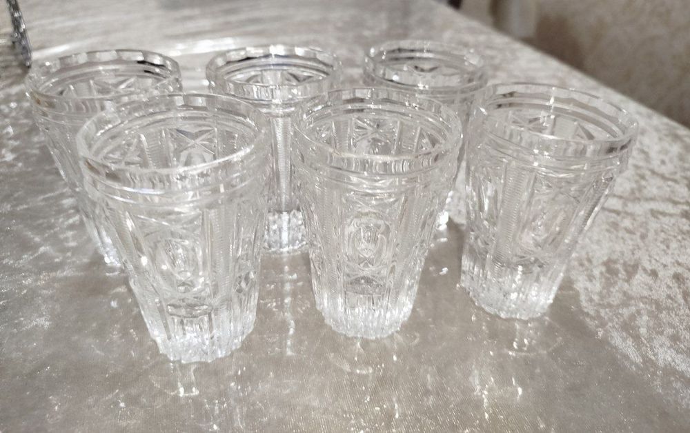 Хрутальный стакан