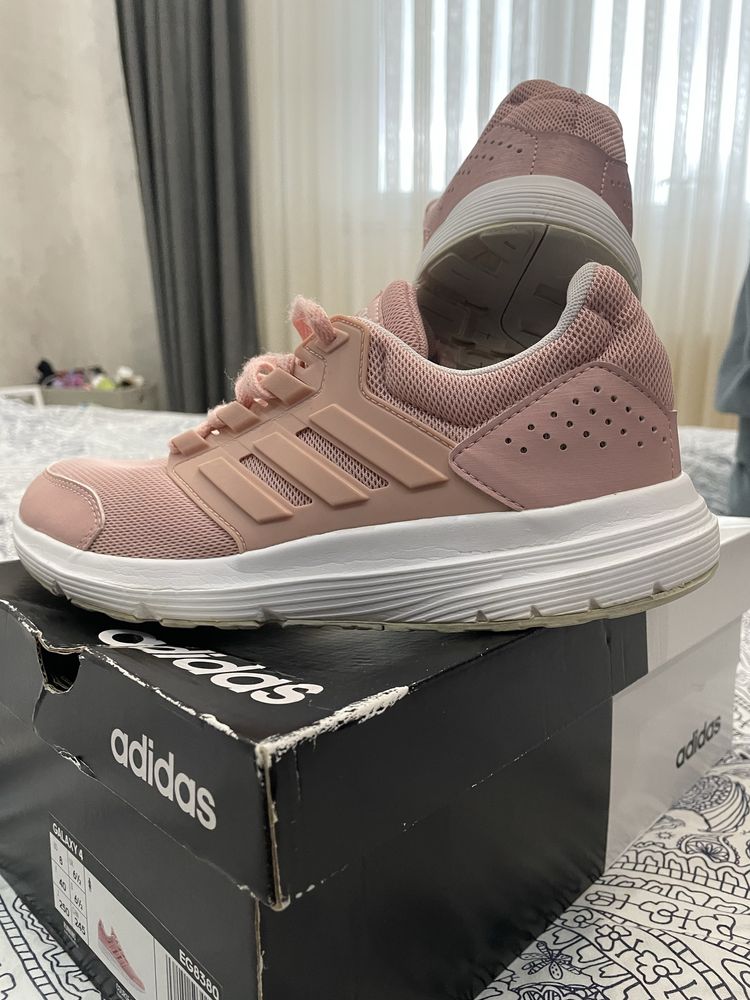Обувки Adidas (втора употреба 40-номер)