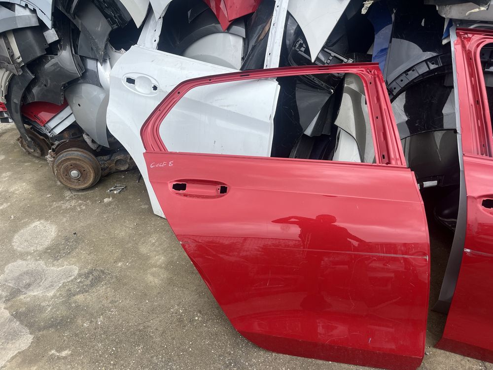 2 задна дясна, 2 предна дясна и 2 предна лява врата VW Golf 8 2019-