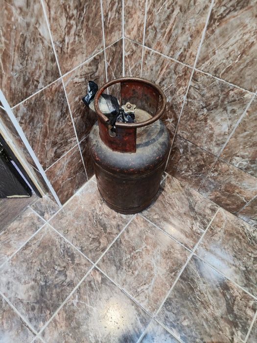 Продам балон красный маленький