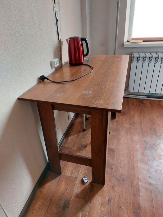 Продам стол за 5000 тг! Как на фотках!