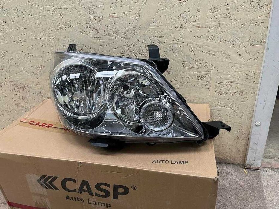 Фара Тойота Фортунер 2004- / Toyota Fortuner 2008