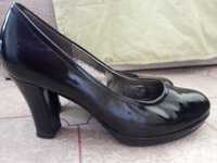 дамски черни лачени обувки GABOR, официални